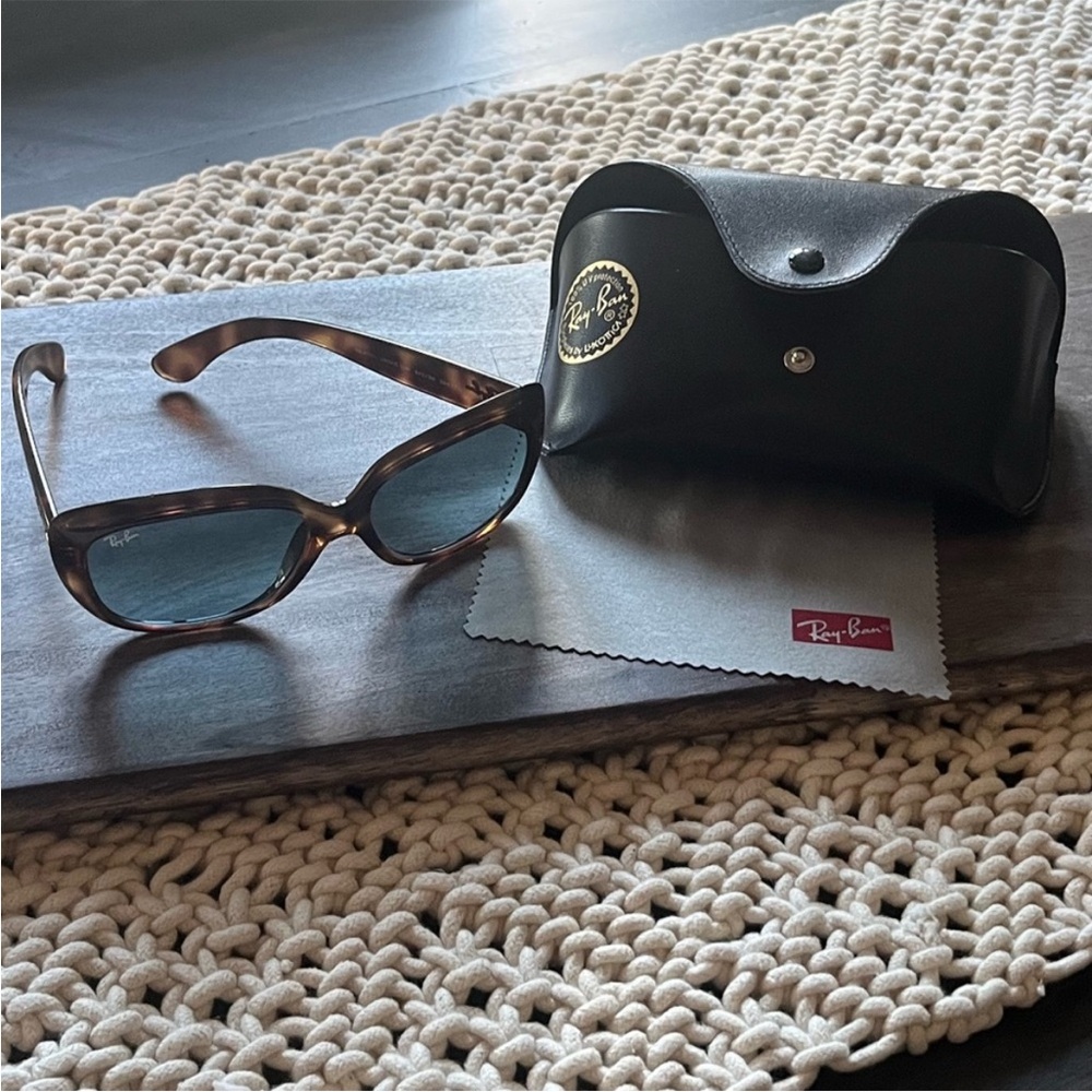 RAY-BAN Jackie Ohh RB4101 Tortoise Sunglasses Excellent